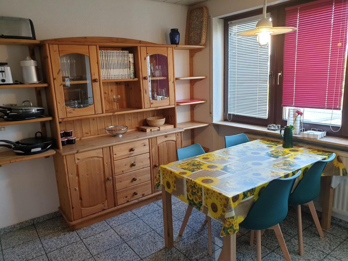 Wohnung Fuer 4 Personen, 2 Schlafzimmer, 2 Parkplaetze, Wlan コンスタンツ エクステリア 写真